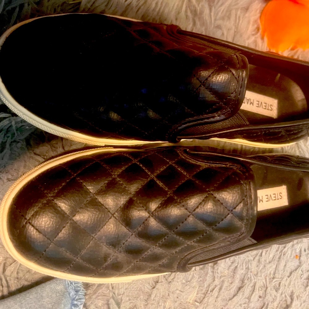Steve Madden and vans used 2x